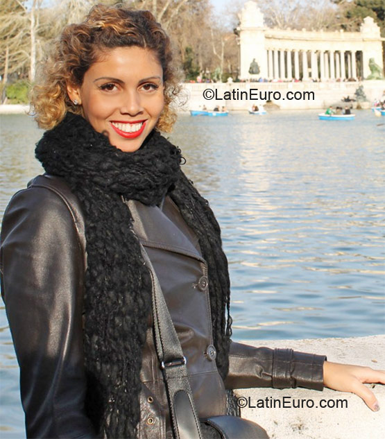 Date this voluptuous Brazil girl Priscilla from Rio de Janeiro BR6659