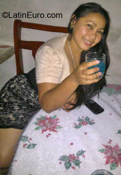 Date this happy Honduras girl Melissa from Tegusigalpa HN658