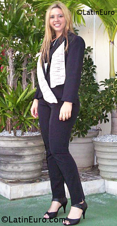 Date this funny Brazil girl Carla from Belem BR6700