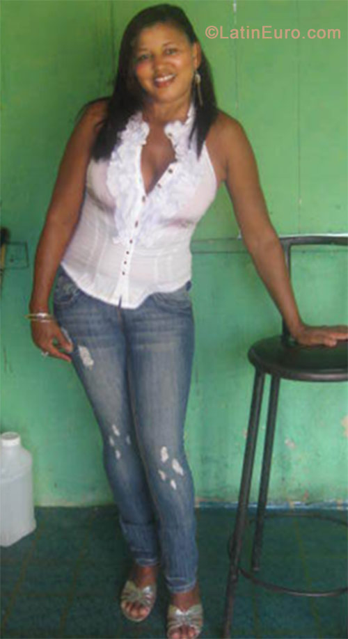 Date this georgeous Dominican Republic girl Belquis from San Francisco De Macoris DO11775