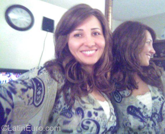 Date this sultry United States girl Belacronel from Los Angeles US13183