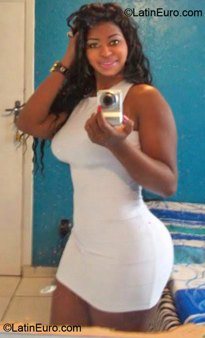 Date this happy Brazil girl Patricia from Sao Paulo BR6799