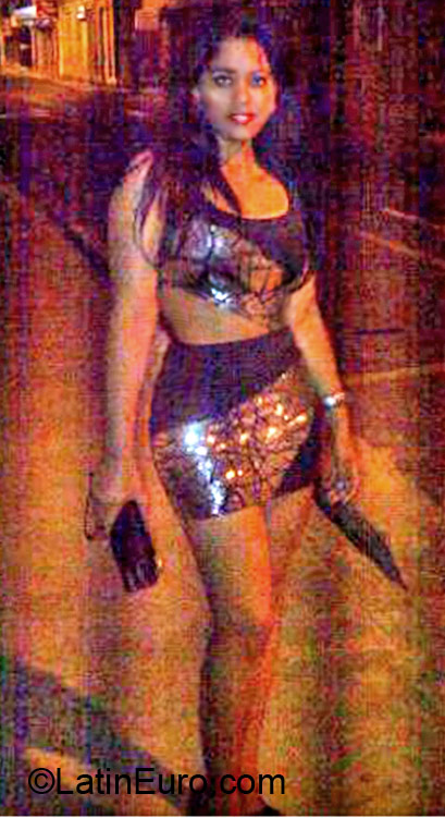 Date this pretty Dominican Republic girl Alveri from San Francisco De Macoris DO11483