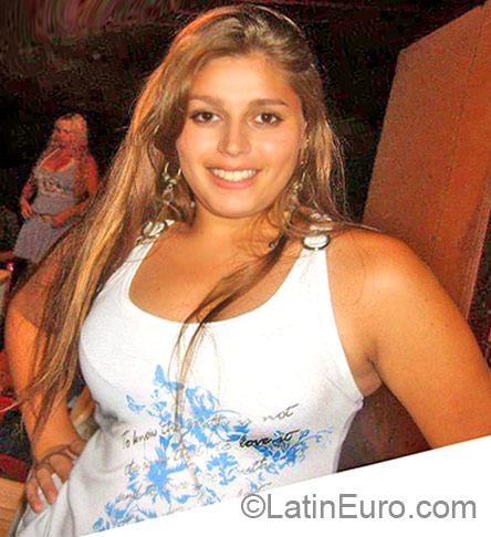 Date this charming Brazil girl Fernanda from Uberaba BR6834