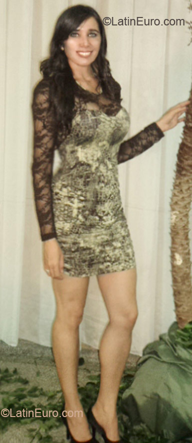 Date this pretty Brazil girl Fabrizia from Cuiaba BR6811