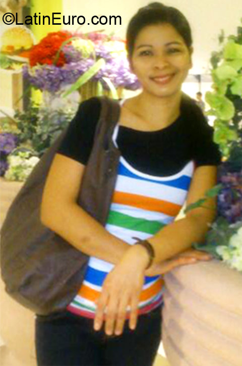 Date this funny Hong Kong girl Maribel from Kowloon HK4