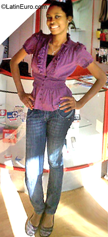 Date this georgeous Curacao girl Zeneida from  CB6