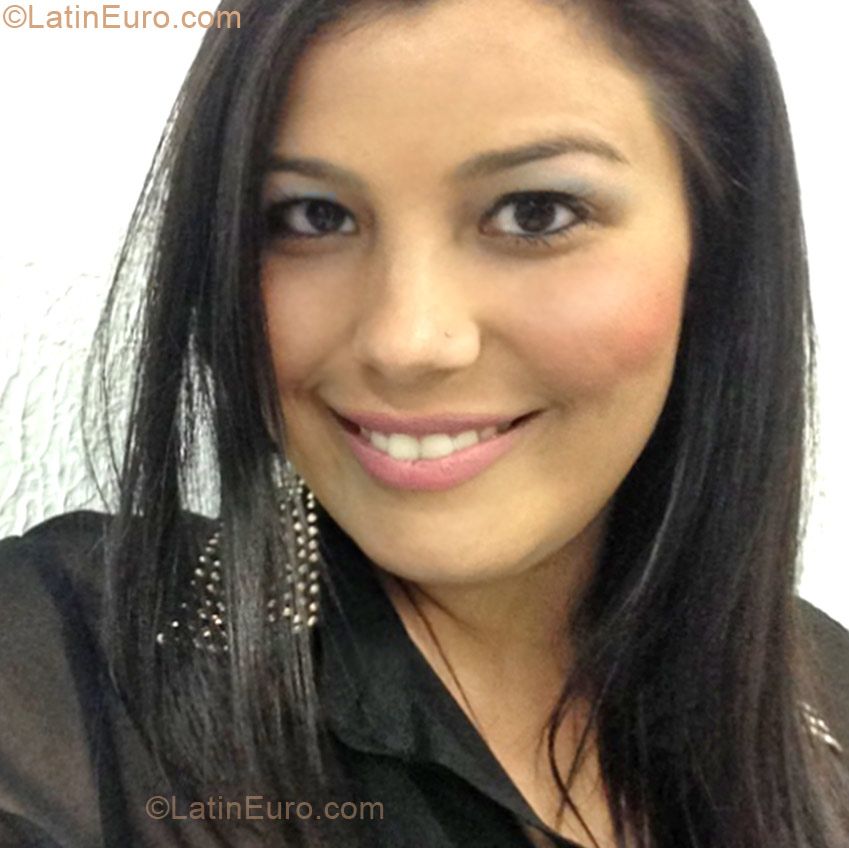 Date this sultry Brazil girl Camily from Rio De Janeiro BR9519
