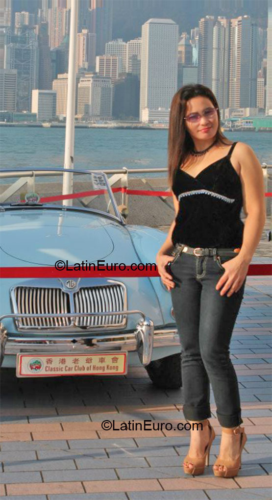Date this voluptuous Hong Kong girl Lemy from Hong Kong HK6