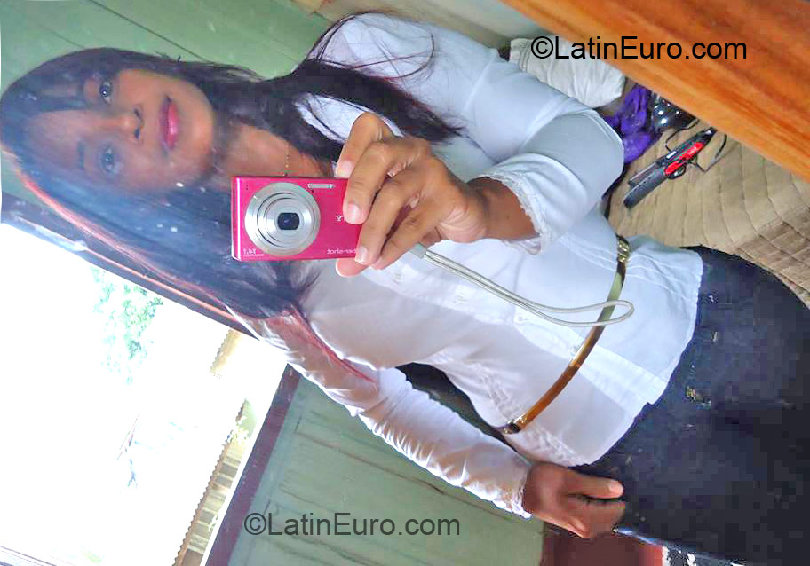 Date this beautiful Brazil girl Dayane from Colorado Do Oeste BR6953