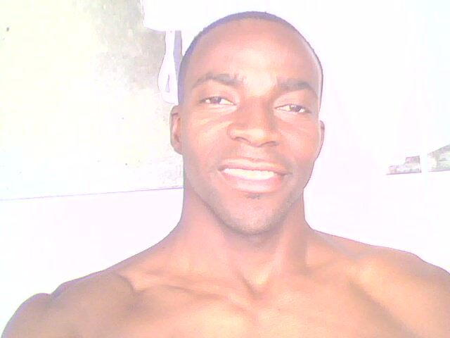 Date this pretty Colombia man Yancarlos garib from Cali CO11081