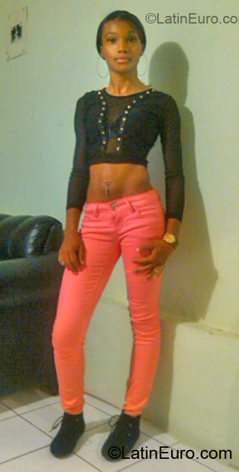 Date this happy Jamaica girl Theresa from Montego Bay JM677