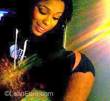 Date this sensual Jamaica girl Kitten from Kingston JM683