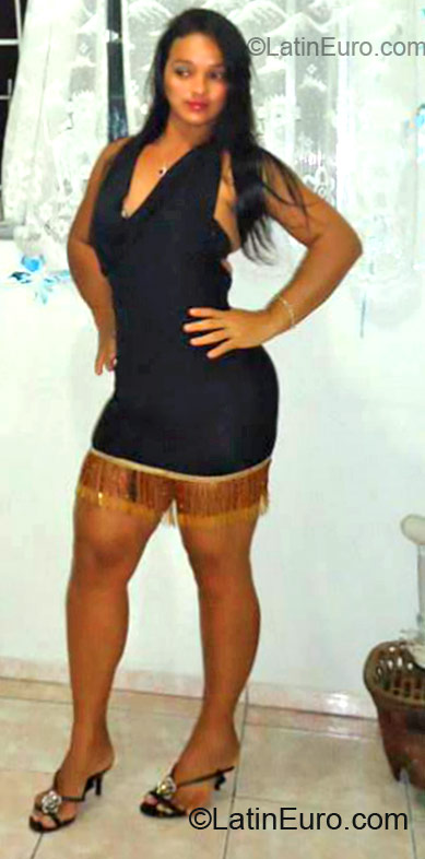 Date this delightful Brazil girl Silvi from Recife BR7050