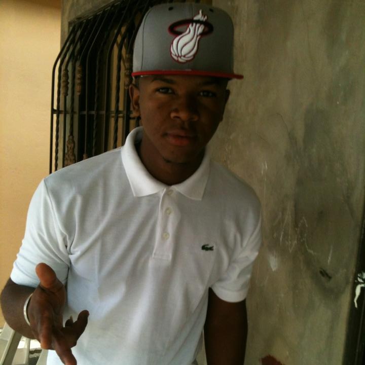 Date this funny Dominican Republic man Jose alberto si from Sonto Domingo DO12148