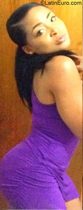 Date this beautiful Jamaica girl Shelly from Kingston JM1080