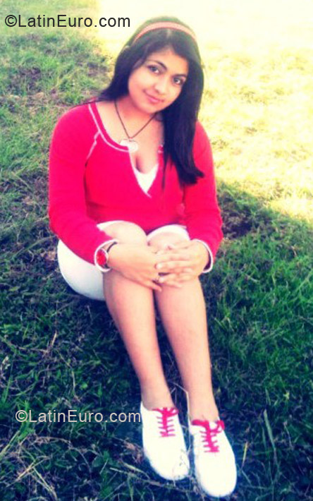 Date this beautiful Guatemala girl Yess from Guatamala City GT42