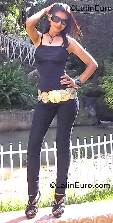 Date this sensual Honduras girl Gloria Sol from San Pedro Sula HN761
