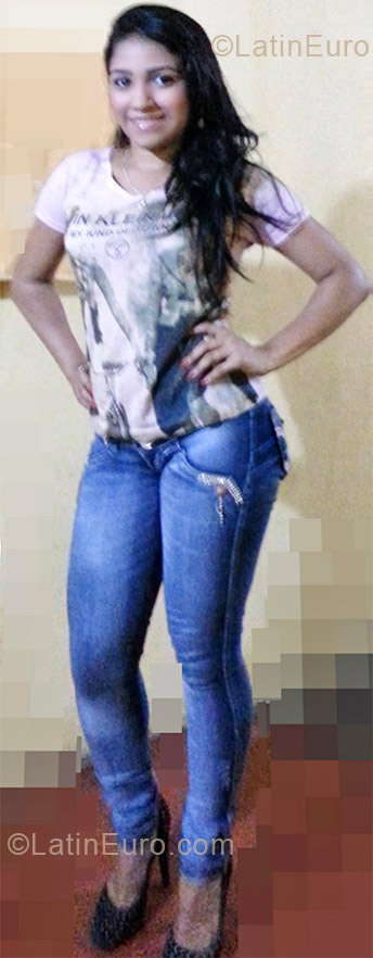 Date this sensual Brazil girl Priscilla from Timon BR7130