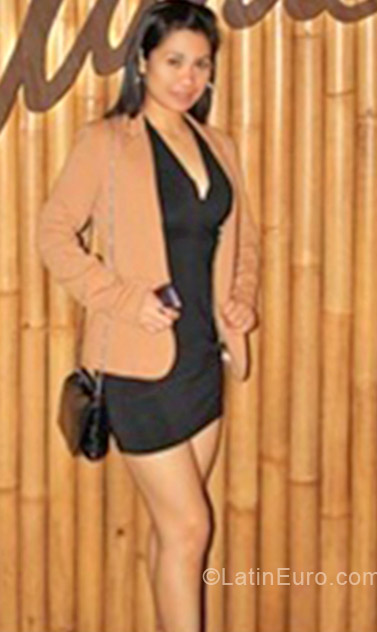 Date this lovely United Arab Emirates girl Ruby from Baguio City -Philippines PH515