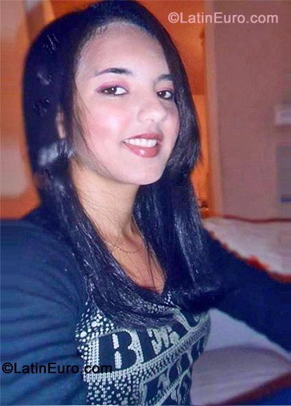 Date this stunning Brazil girl Evelyn from Sao Paulo BR7211