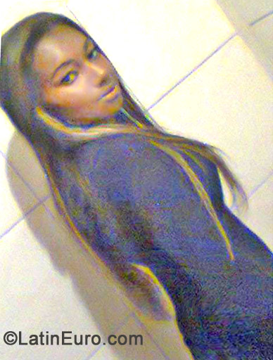 Date this good-looking Brazil girl Nathalia from Sao Paulo BR7238