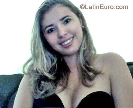 Date this delightful Brazil girl Kathelen from Rio Verde BR7249