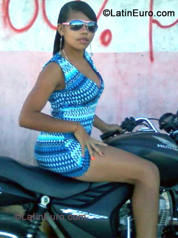 Date this lovely Brazil girl Maria from Araripina BR7361
