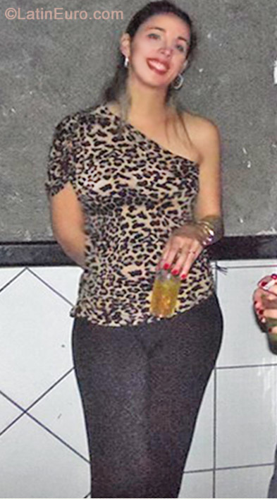 Date this nice looking Brazil girl Renata from Sao Paulo BR7264