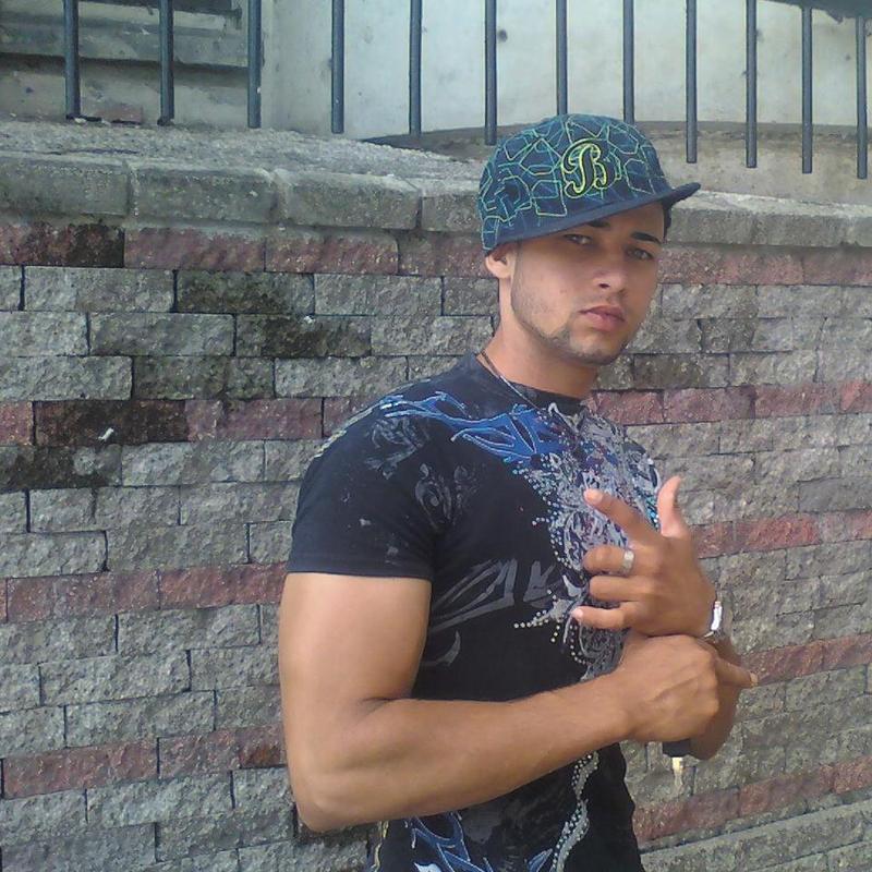 Date this happy Dominican Republic man Aneury canela a from La Vega DO13362