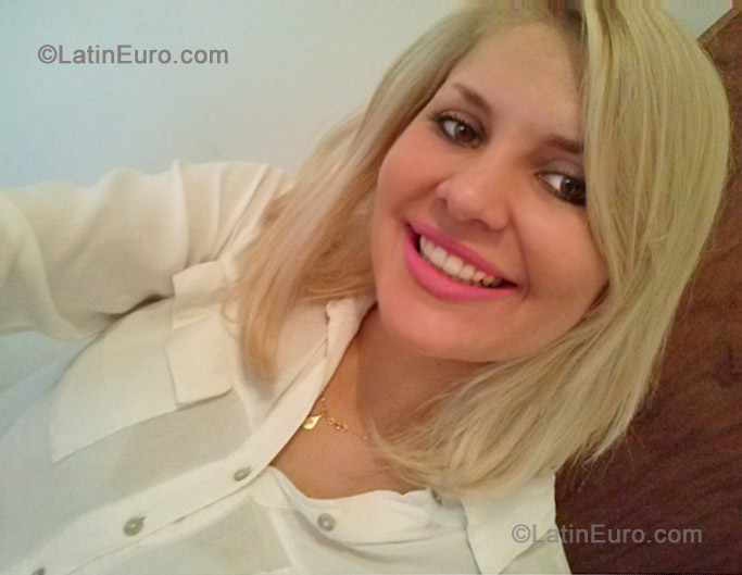 Date this lovely Brazil girl Tatiane from Pla nalto BR7284