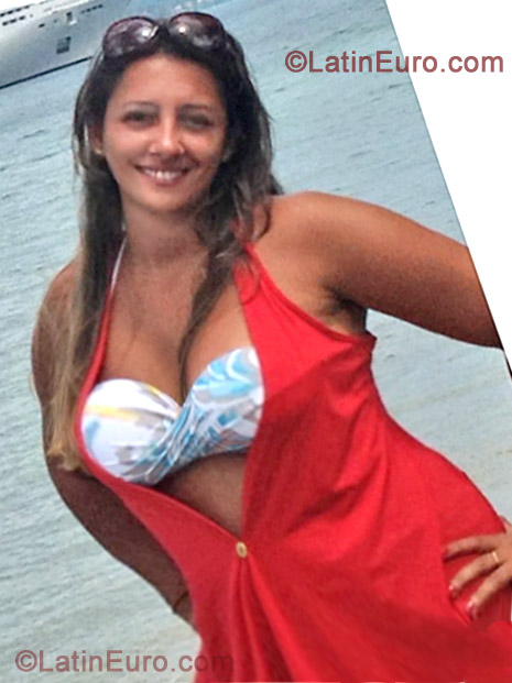 Date this sensual Brazil girl Melissa from Sao Paulo BR7303