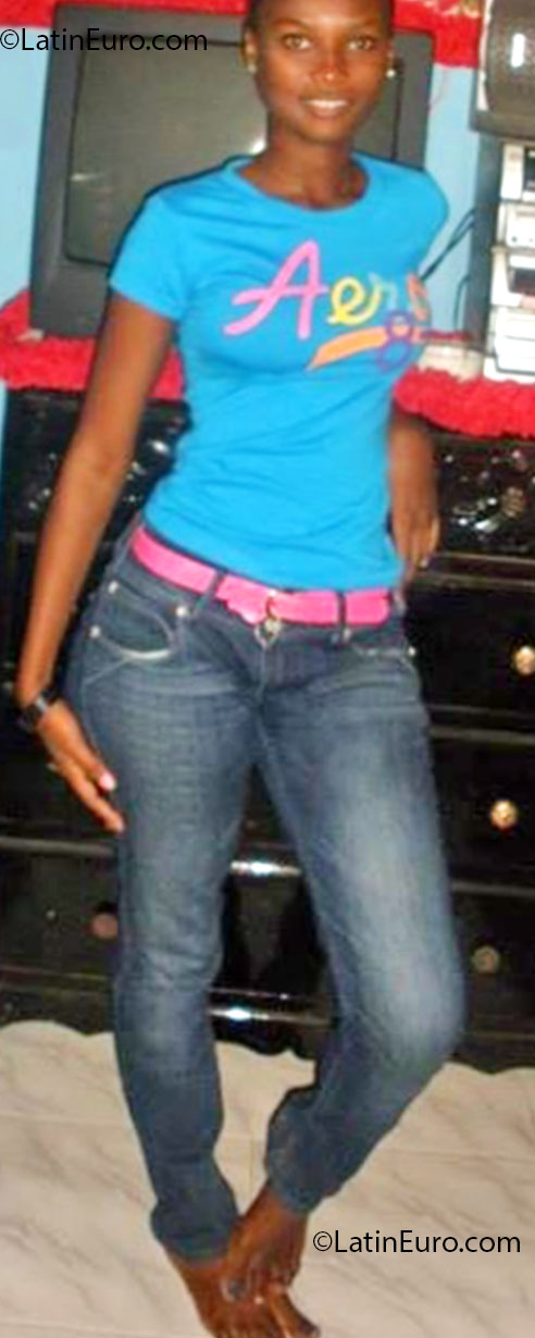 Date this lovely Jamaica girl Anikie from Spanish Town JM904