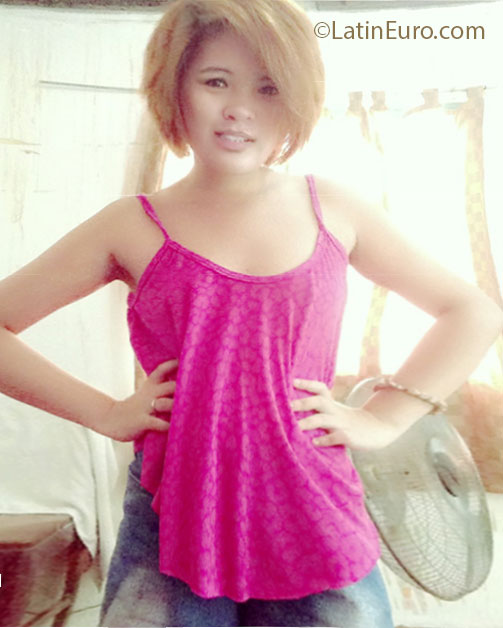 Date this sensual Philippines girl April from Manila PH527