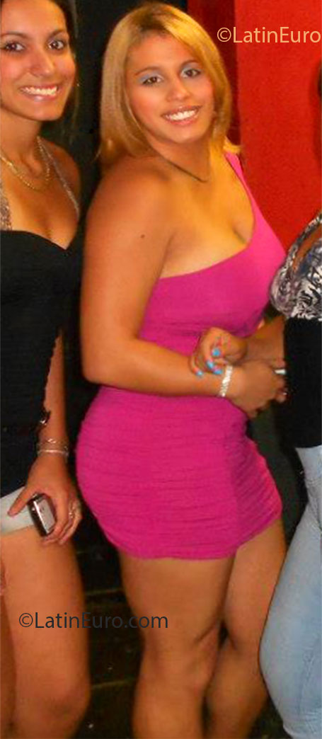 Date this voluptuous Brazil girl Hayna from Sao Paulo BR7338