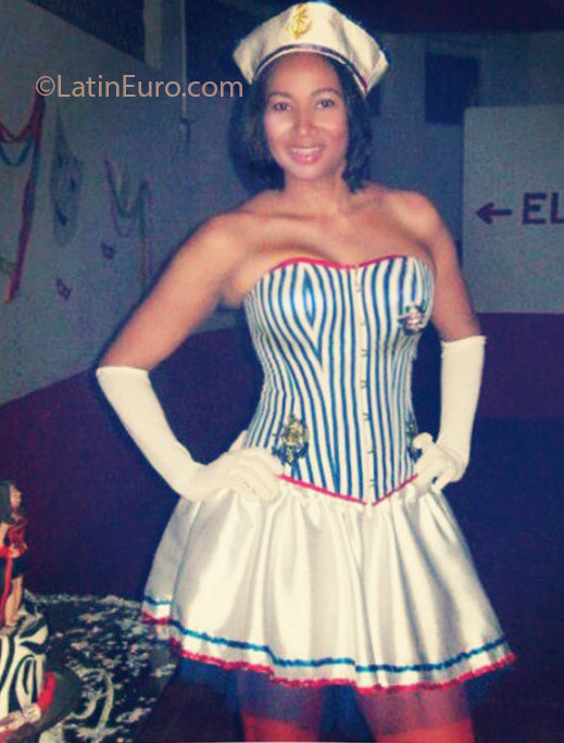 Date this georgeous Brazil girl Tatiane from Rio De Janeiro BR7349