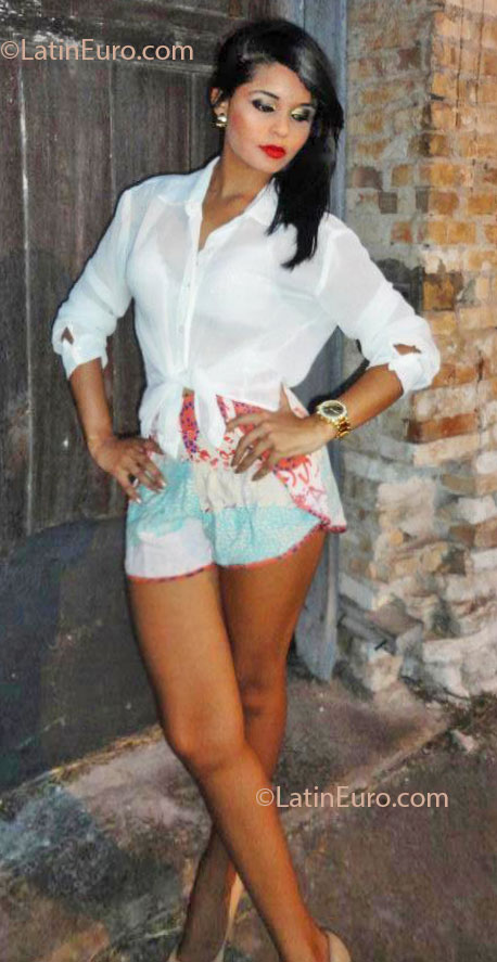 Date this stunning Brazil girl Juliana from Salvador BR7505