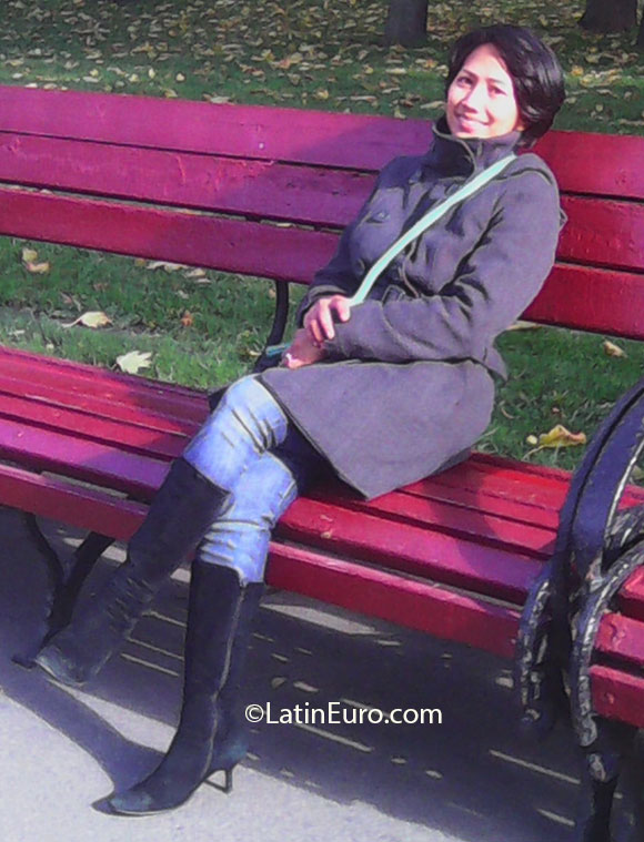 Date this good-looking Russia girl Maricel from Moscow PH538