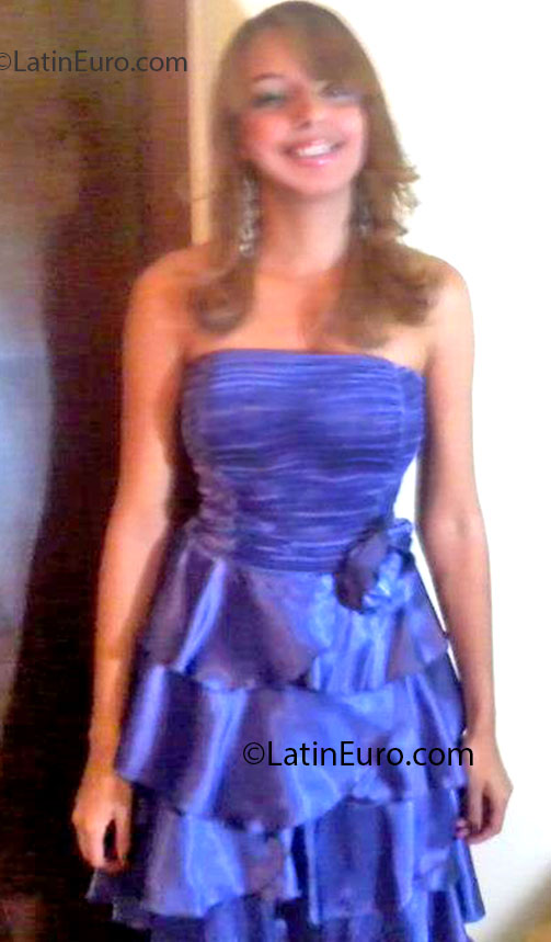 Date this charming Brazil girl Caroline from Sao Paulo BR7403