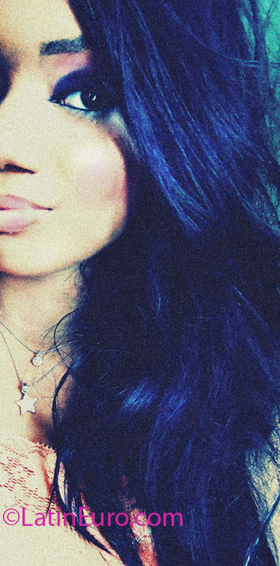 Date this sensual Brazil girl Camila from Salvador BR7408