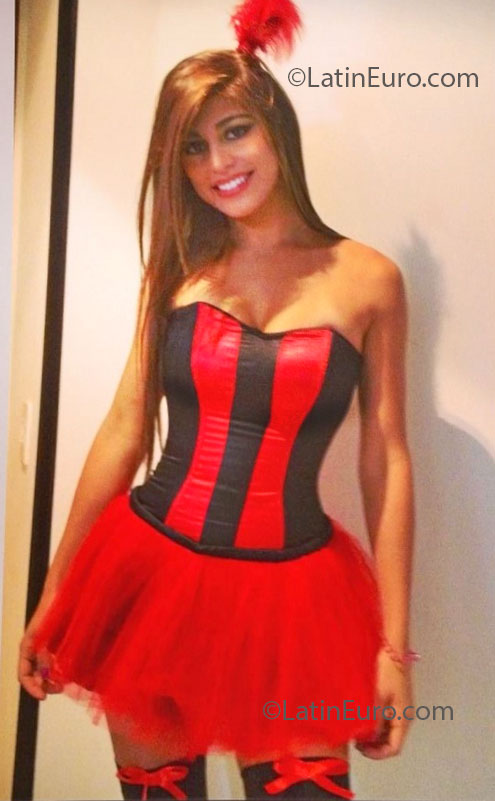 Date this foxy Mexico girl Natalia from Cancun and Bogota CO12121