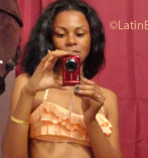 Date this happy France girl Maryme from Paris FR191