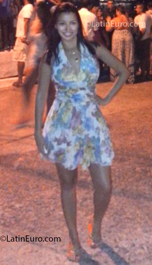 Date this young Brazil girl Twane from Rio de Janeiro BR7519