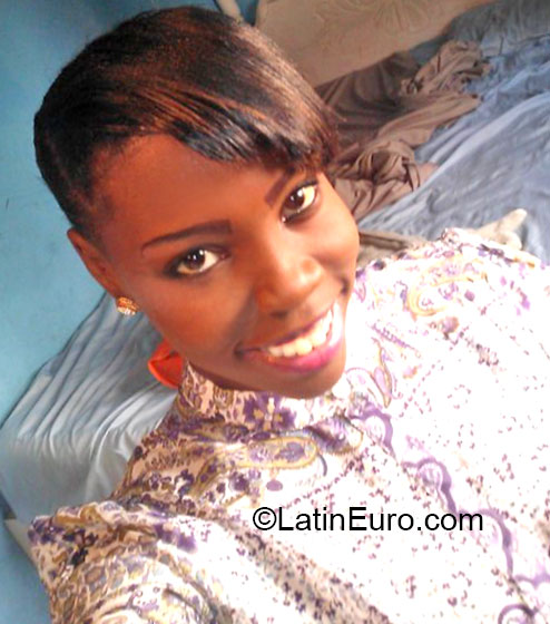 Date this beautiful Jamaica girl Dedra from Kingston JM1081