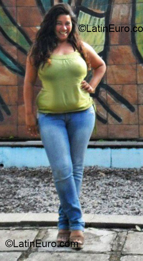 Date this delightful Brazil girl Alexandra from Recife BR7587