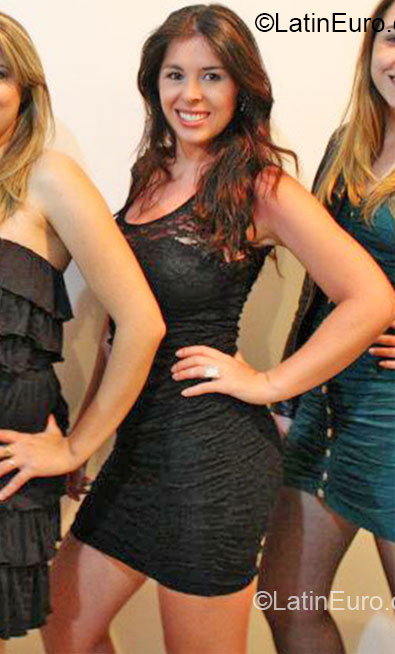 Date this voluptuous Brazil girl Phamala from Sao Paulo BR7596