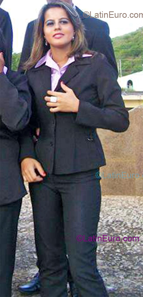 Date this athletic Brazil girl Quitiria from Maceio BR7643