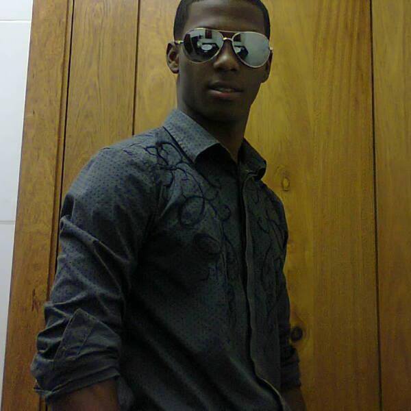 Date this nice looking Dominican Republic man Edwin from Santo Domingo DO15115