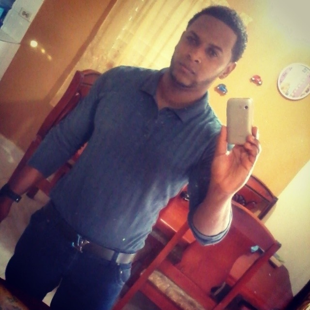 Date this athletic Dominican Republic man Lewis from Santo Domingo DO15189