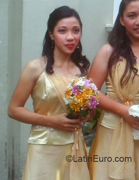 Date this charming Philippines girl Aileen from Manila PH558